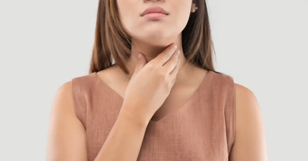 Can mold cause sore throat