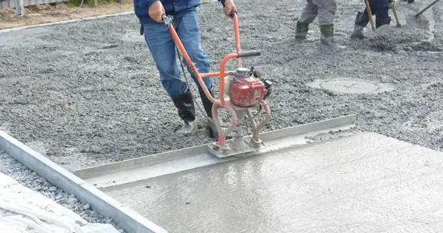 how a compactor operates