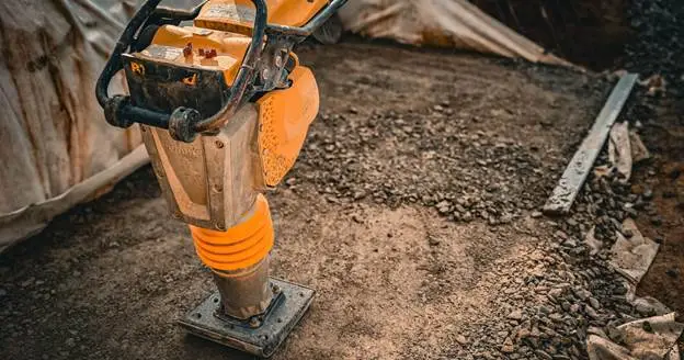 how a compactor operates